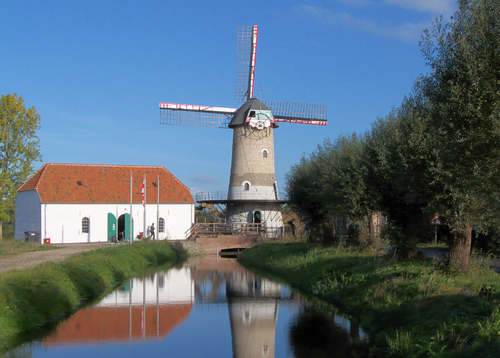 Kilsdonkse molen in Dinther. Bron: Wikimedia Commons CC BY SA 3 Rasbak