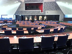 Vergaderzaal van Provinciehuis Noord-Brabant. Foto: Andre Engel. Bron: Wikimedia Commons CC BY SA 30