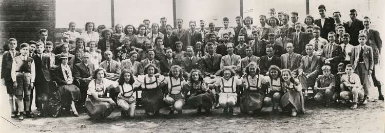 JHM F001365 Leerlingen en leraren van het Joods Lyceum in '-s-Hertogenbosch juli 1942, Bron: Joods Historisch Museum