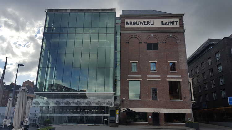 Brouwerij en congrescentrum Lamot in Mechelen - via Wikimedia Commons CC0